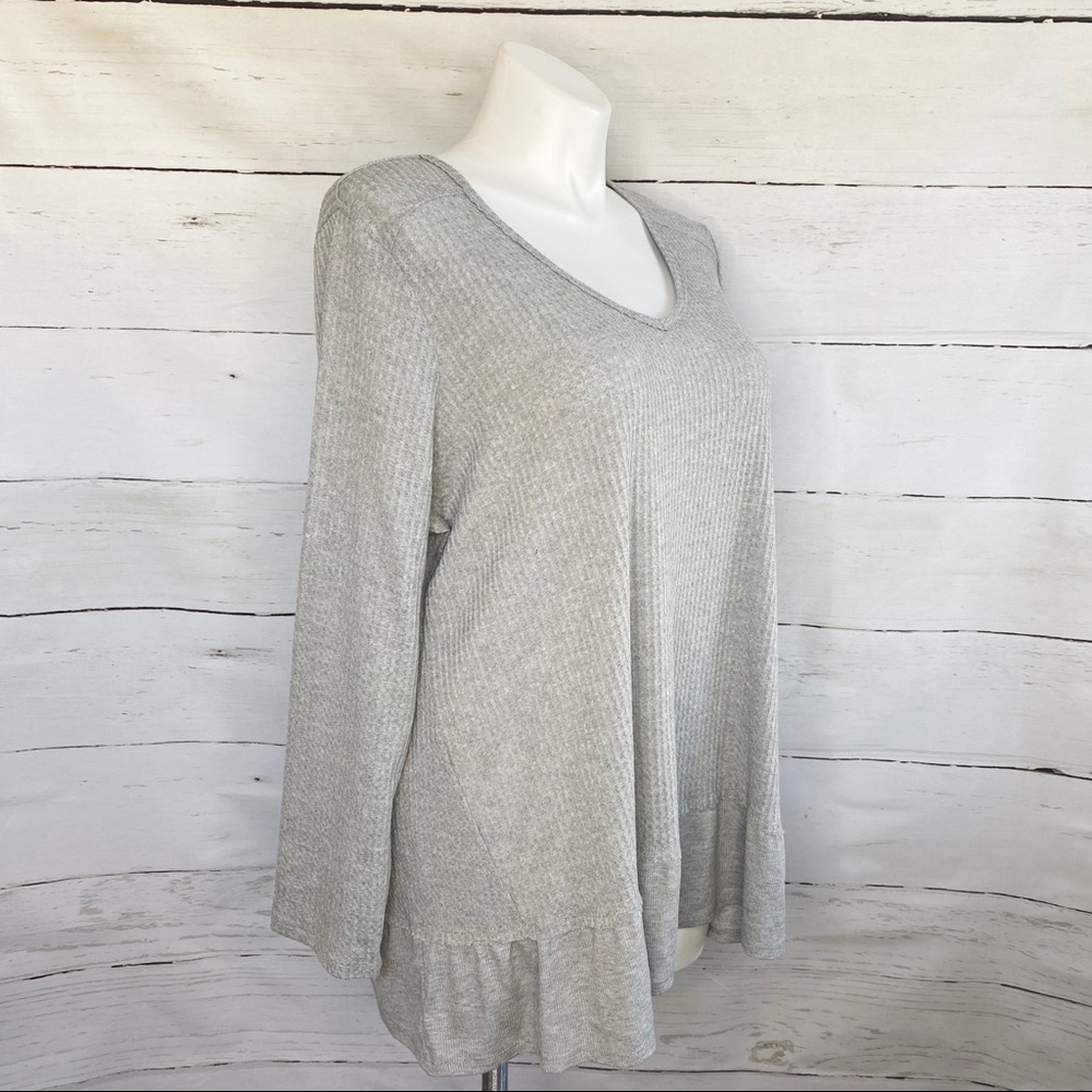 NWT B.L.E.U Waffle Knit Gray V Neck Long Sleeve - Picture 3 of 7